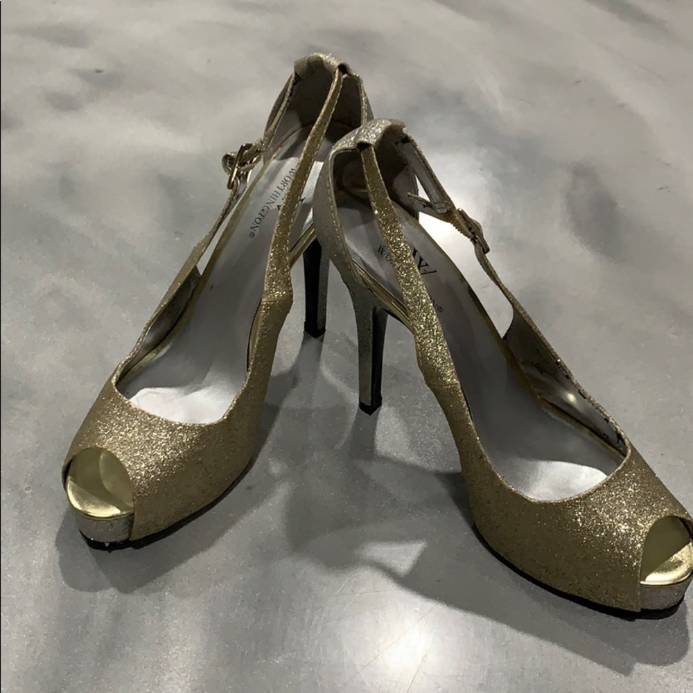 Gold and silver glitter shoes size 8m